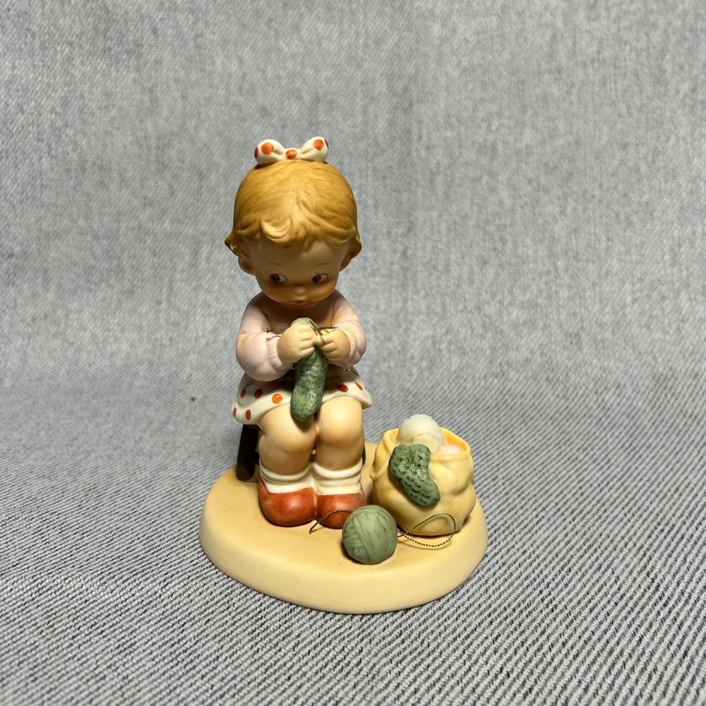Enesco Memories of Yesterday Knitting You A Warm and Cozy 1989 Grandmacore